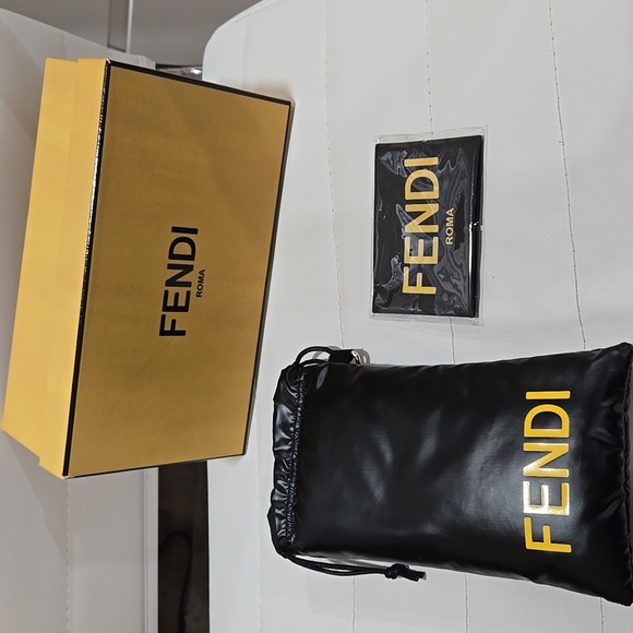 NEW! FENDI SUNGLASS CASE! - Picture 2 of 2